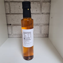 Load image into Gallery viewer, Infused Olive Oil with Chilli &amp; Garlic 250ml
