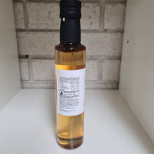 Load image into Gallery viewer, Caramelised White Balsamic with Chilli &amp; Kafir Lime 250ml
