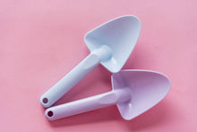 Load image into Gallery viewer, Little Diggers Beach Spade