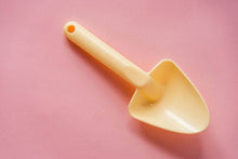 Load image into Gallery viewer, Little Diggers Beach Spade