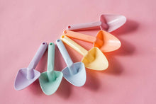 Load image into Gallery viewer, Little Diggers Beach Spade