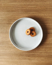 Load image into Gallery viewer, White straight edge flat plates