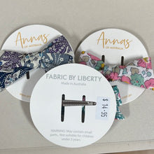 Load image into Gallery viewer, Anna’s of Aus Bow Clips
