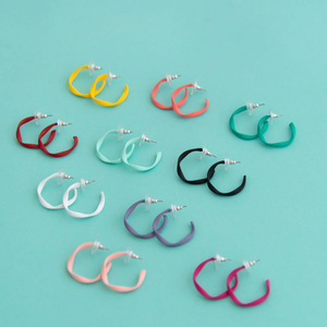 Everyday Twisted Midi Hoop Earrings