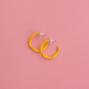Everyday Twisted Midi Hoop Earrings