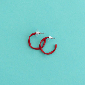 Everyday Twisted Midi Hoop Earrings