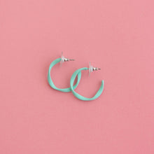 Load image into Gallery viewer, Everyday Twisted Midi Hoop Earrings
