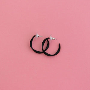 Everyday Twisted Midi Hoop Earrings