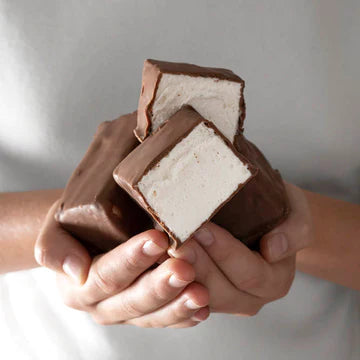Milk Chocolate Dipped Vanilla Marshmallow 80g